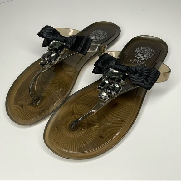 VINCE Camuto thong sandals. - Picture 6 of 12